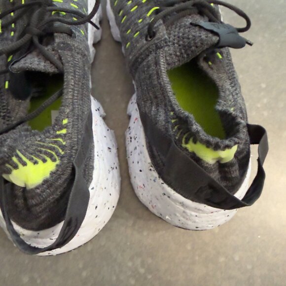 Nike Space Hippie 04 Flyknit Sneakers – Size 11 (US) - Picture 6 of 12